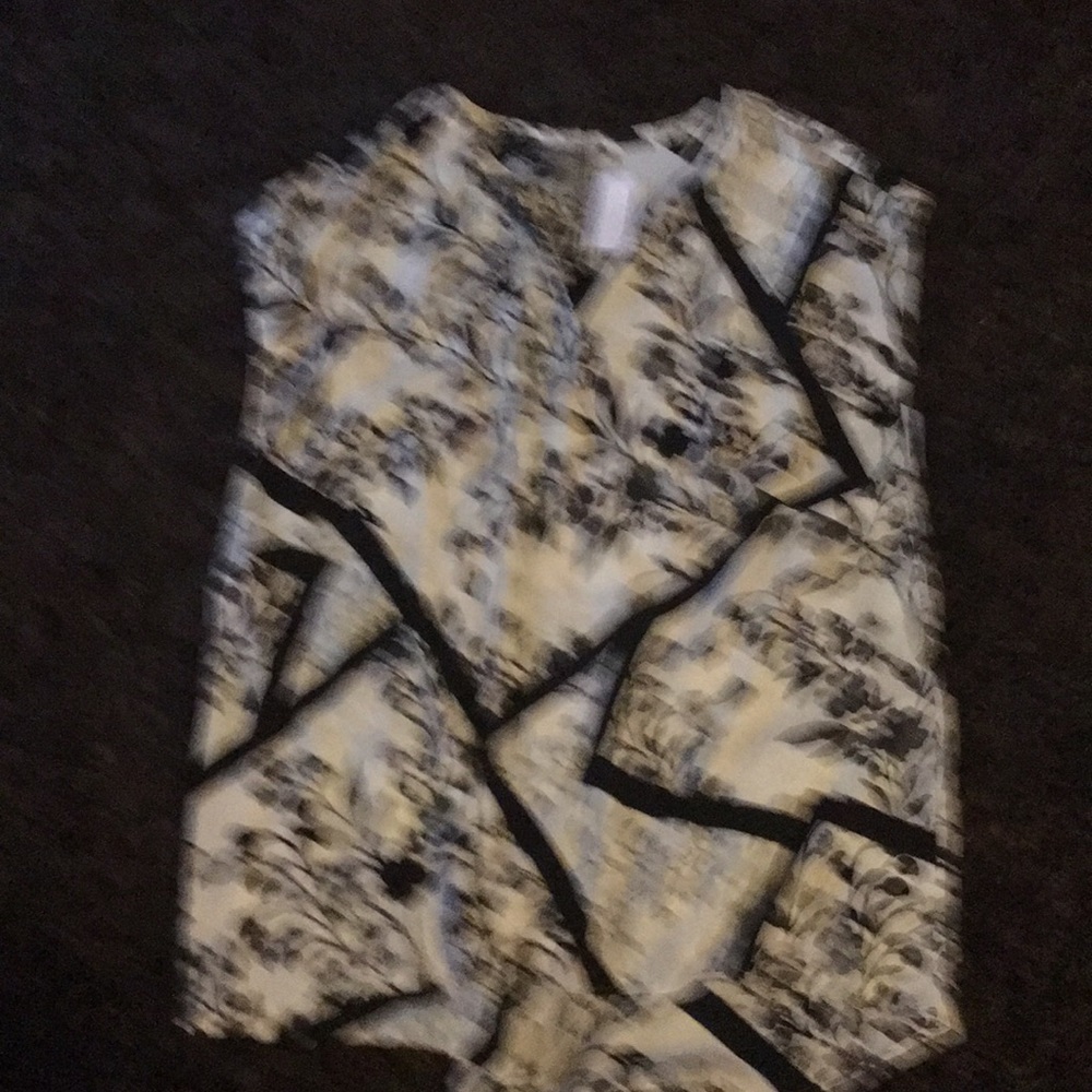 Beautiful blouse great for summer